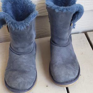 UGGs size 6